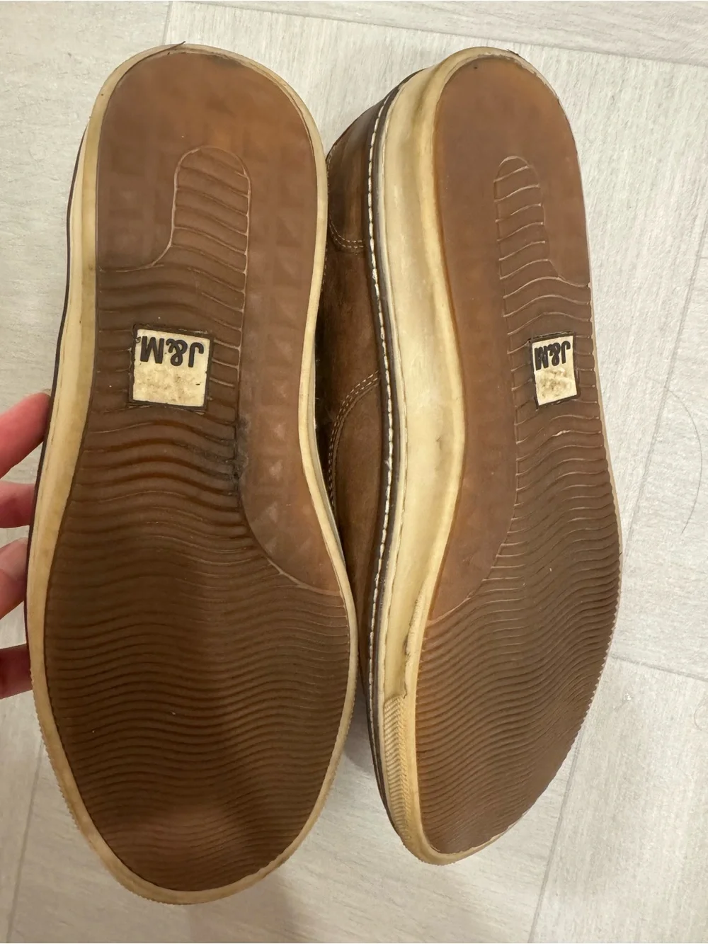 Johnston & Murphy McGuffey Brown Leather w/ Sheepskin Lining & Derby Toe Design